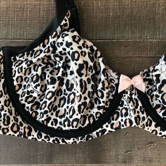 Victoria’s Secret Unlined Demi - Picture 2 of 6